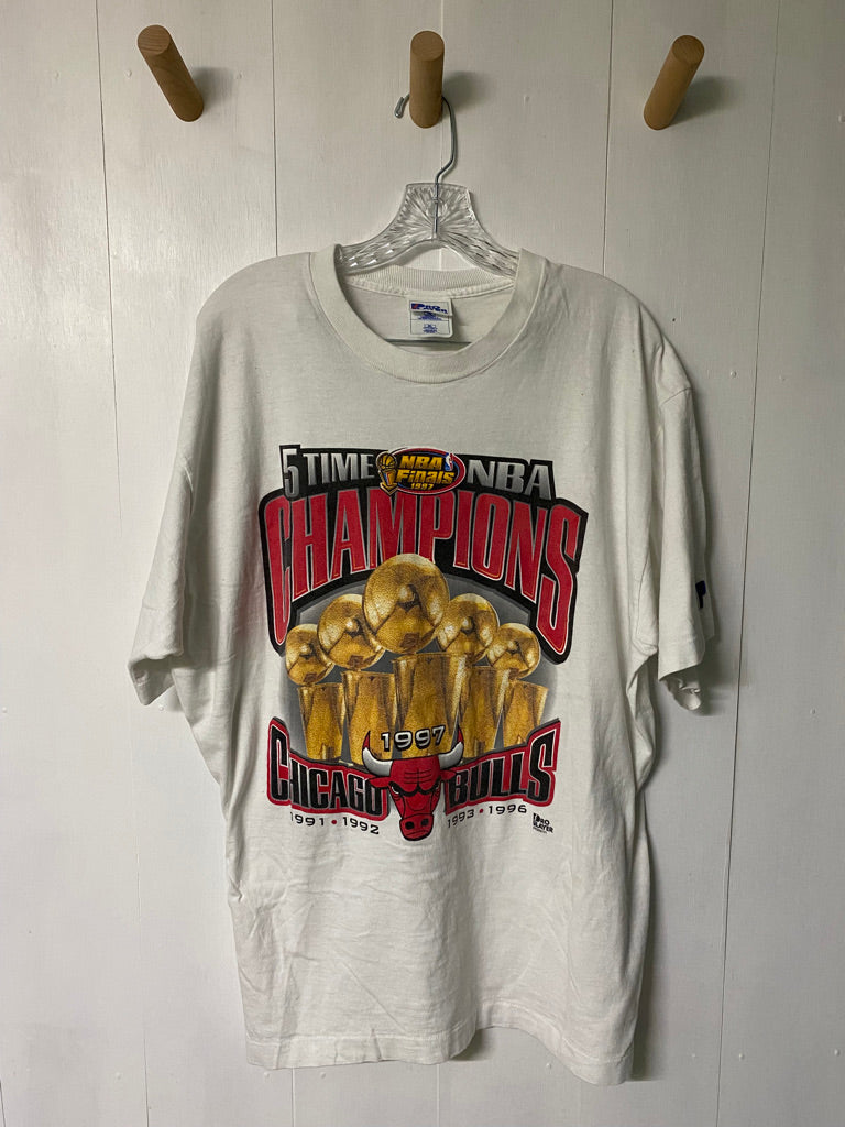 Vintage Chicago Bulls Slam Dunk Team Graphic T-Shirt — DEAD